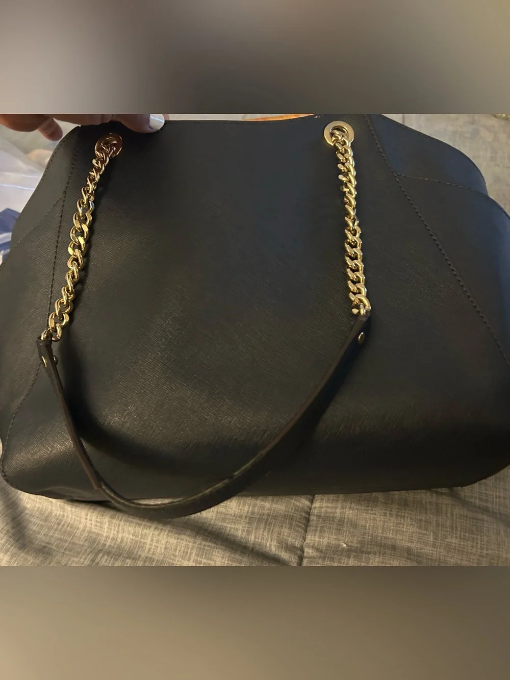 Michael Kors Black Saffiano Leather Shoulder Bag with Gold Chain(Navy Blue)